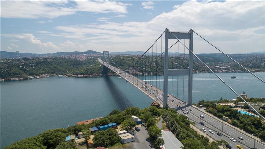 İstanbul Boğazı’nda gemi trafiği askıya alındı