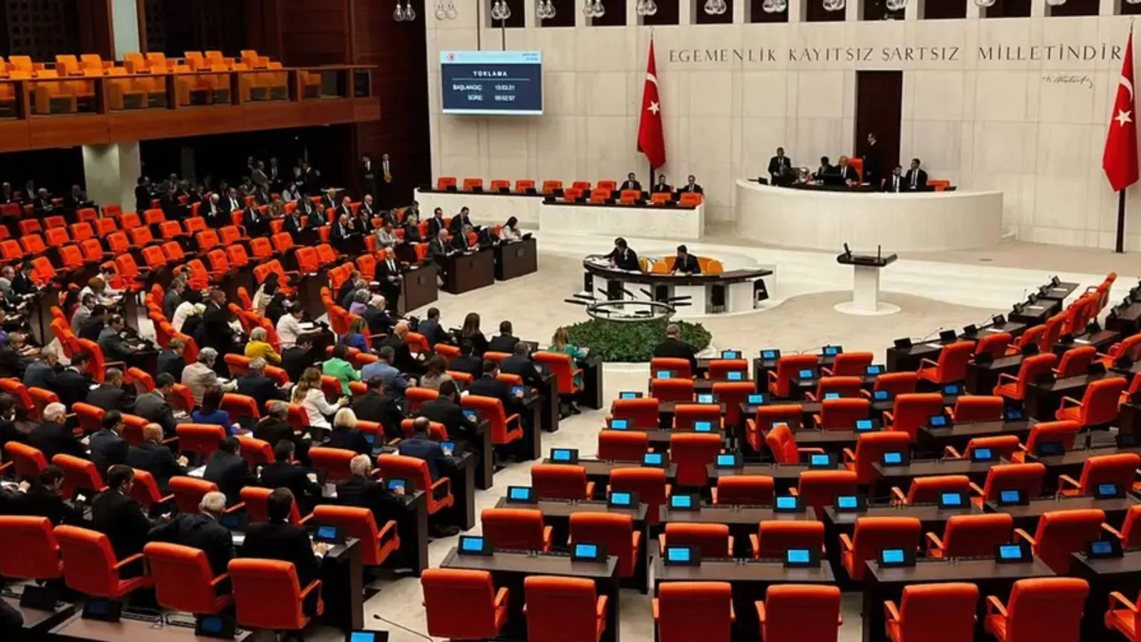 Türkiye’de kadın-erkek eşitiği: En derin uçurum siyasette